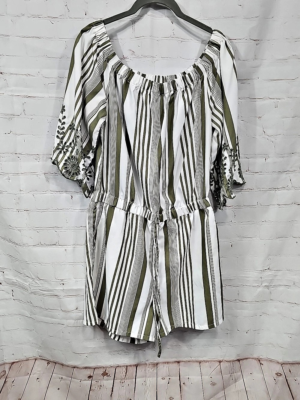Stylehouse Striped Romper in Green & White Size XL Like New